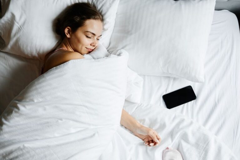 Melatonin als Schlafmittel: Wirkung, Dosis & Risiken