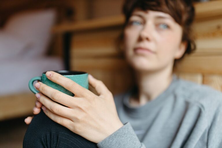 Trockenen Husten lindern: Ursachen, Dauer & Hilfe